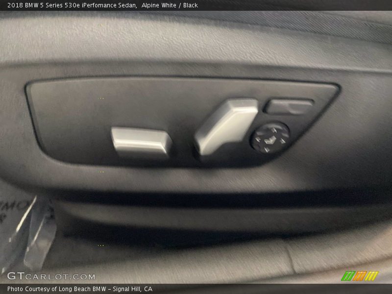 Alpine White / Black 2018 BMW 5 Series 530e iPerfomance Sedan