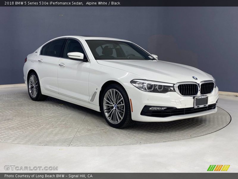 Alpine White / Black 2018 BMW 5 Series 530e iPerfomance Sedan