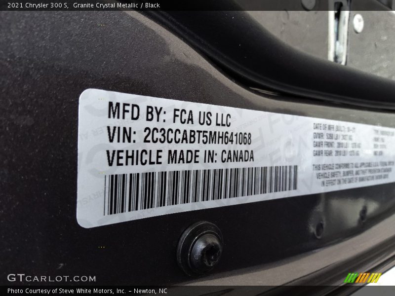 Granite Crystal Metallic / Black 2021 Chrysler 300 S