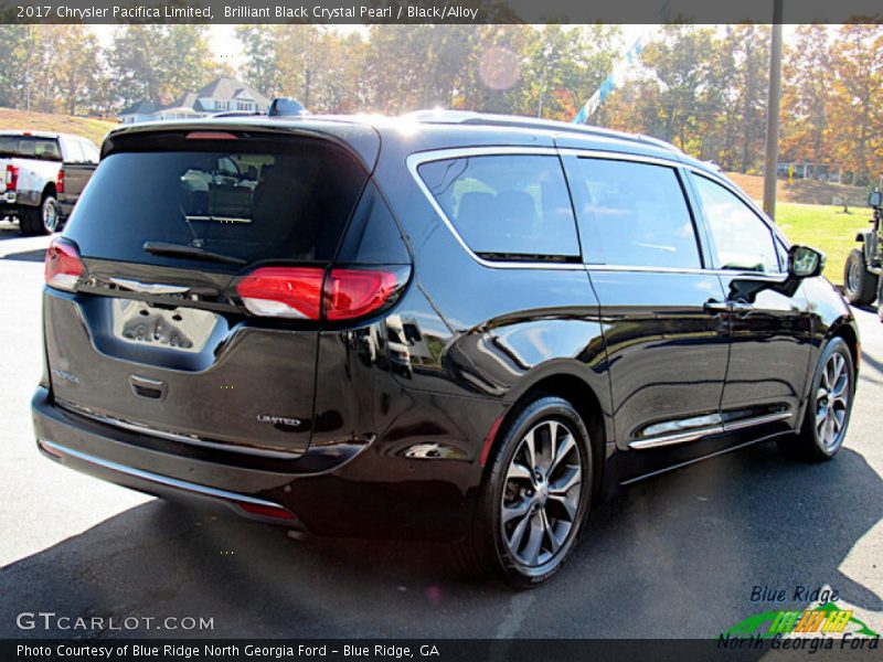 Brilliant Black Crystal Pearl / Black/Alloy 2017 Chrysler Pacifica Limited