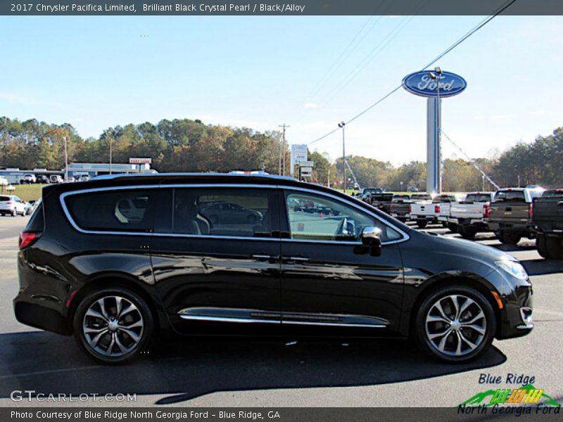 Brilliant Black Crystal Pearl / Black/Alloy 2017 Chrysler Pacifica Limited