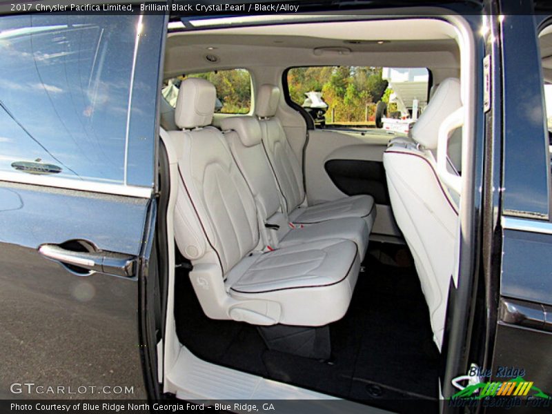 Brilliant Black Crystal Pearl / Black/Alloy 2017 Chrysler Pacifica Limited