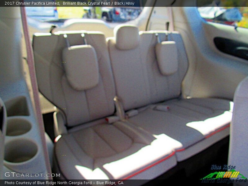 Brilliant Black Crystal Pearl / Black/Alloy 2017 Chrysler Pacifica Limited