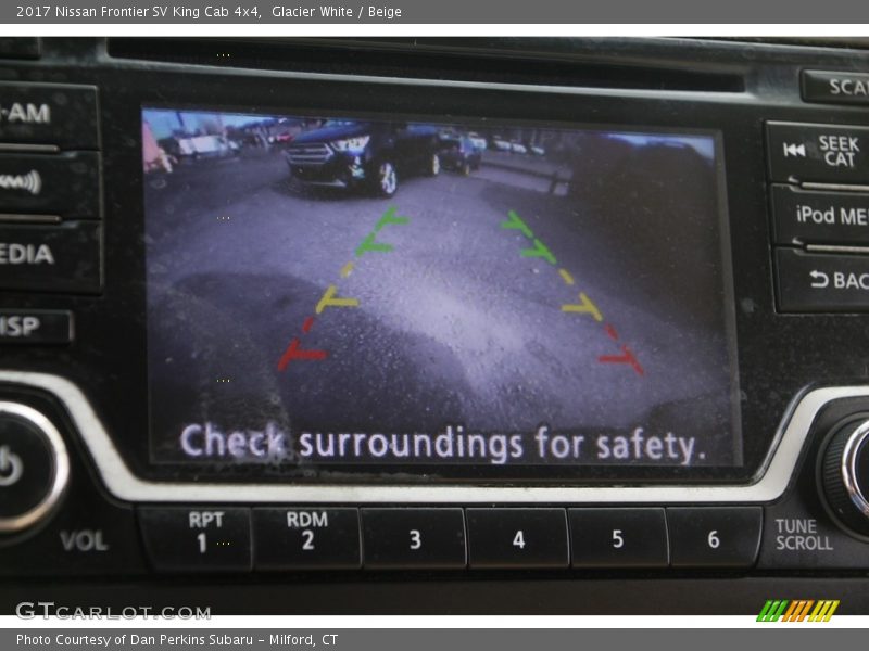 Glacier White / Beige 2017 Nissan Frontier SV King Cab 4x4