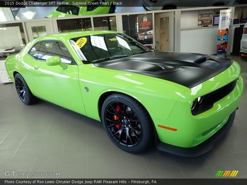 Front 3/4 View of 2015 Challenger SRT Hellcat