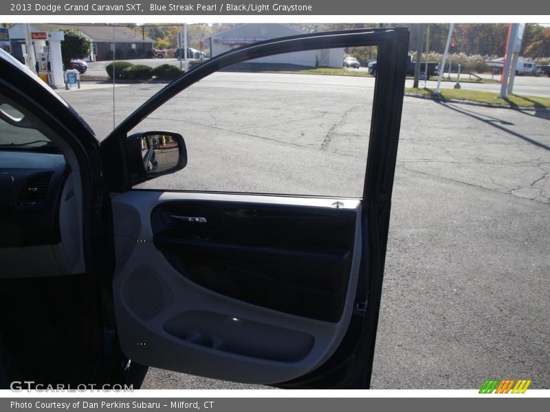 Blue Streak Pearl / Black/Light Graystone 2013 Dodge Grand Caravan SXT