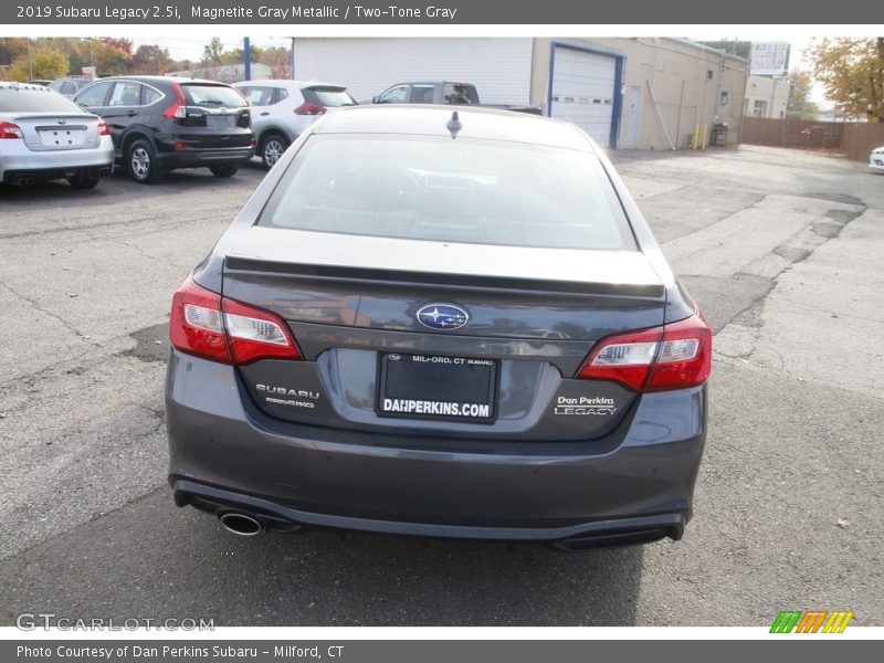 Magnetite Gray Metallic / Two-Tone Gray 2019 Subaru Legacy 2.5i