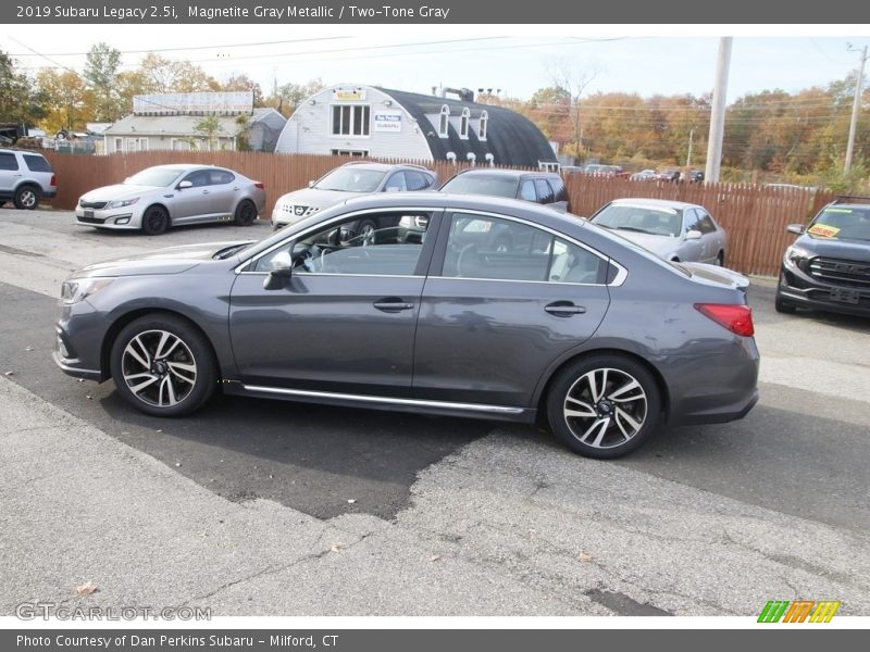 Magnetite Gray Metallic / Two-Tone Gray 2019 Subaru Legacy 2.5i