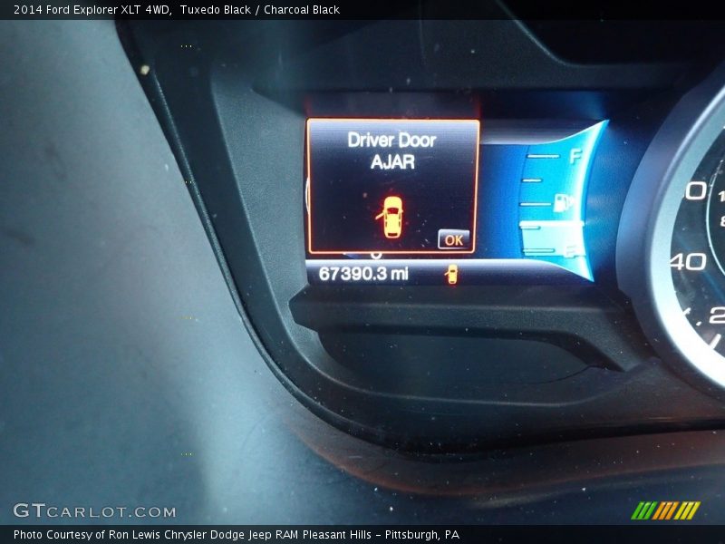 Tuxedo Black / Charcoal Black 2014 Ford Explorer XLT 4WD