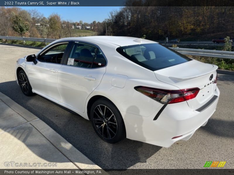 Super White / Black 2022 Toyota Camry SE