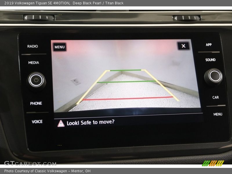 Deep Black Pearl / Titan Black 2019 Volkswagen Tiguan SE 4MOTION