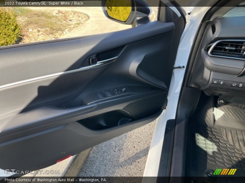 Super White / Black 2022 Toyota Camry SE