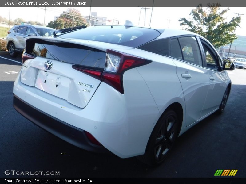 Super White / Black 2020 Toyota Prius L Eco