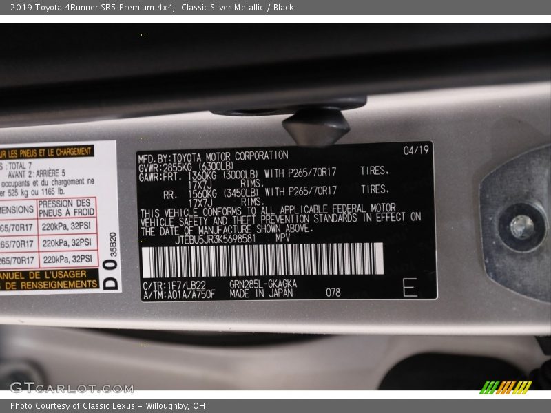 Classic Silver Metallic / Black 2019 Toyota 4Runner SR5 Premium 4x4