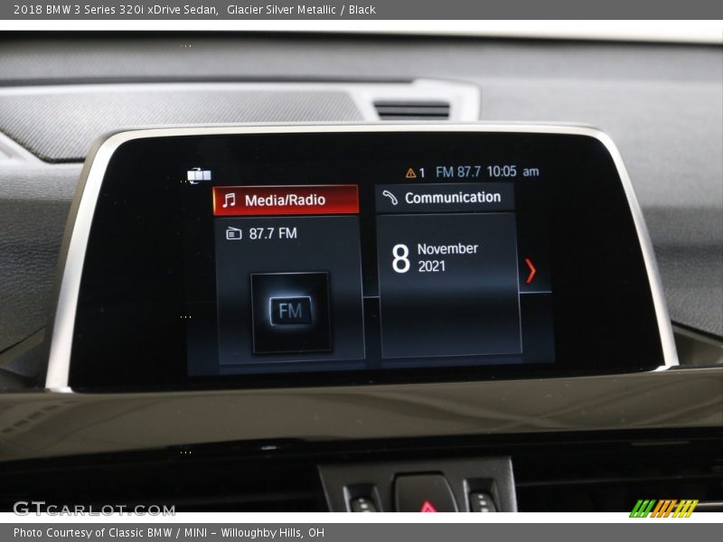 Glacier Silver Metallic / Black 2018 BMW 3 Series 320i xDrive Sedan