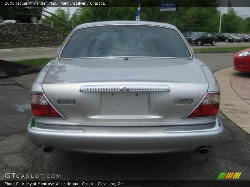 Platinum Silver / Charcoal 2000 Jaguar XJ Vanden Plas