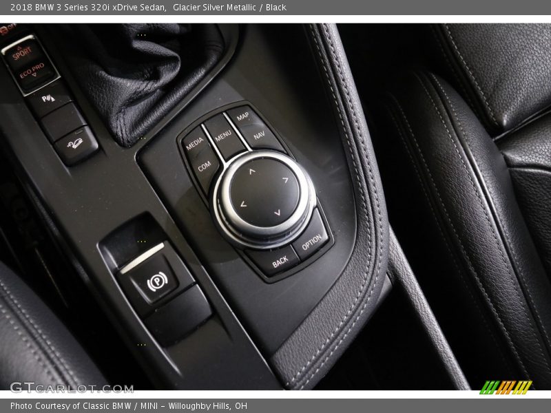 Glacier Silver Metallic / Black 2018 BMW 3 Series 320i xDrive Sedan