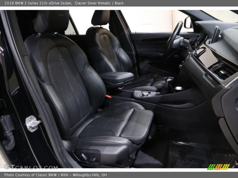 Glacier Silver Metallic / Black 2018 BMW 3 Series 320i xDrive Sedan