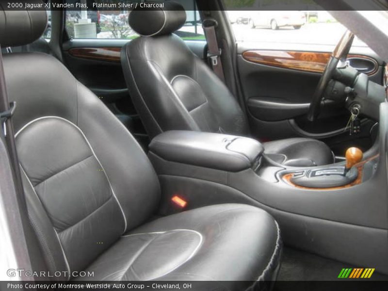 Platinum Silver / Charcoal 2000 Jaguar XJ Vanden Plas