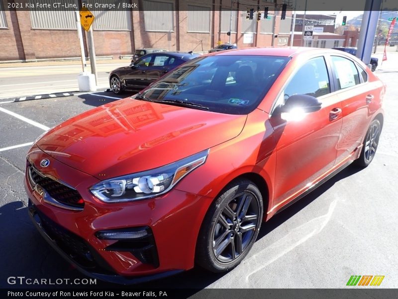 Front 3/4 View of 2021 Forte GT-Line