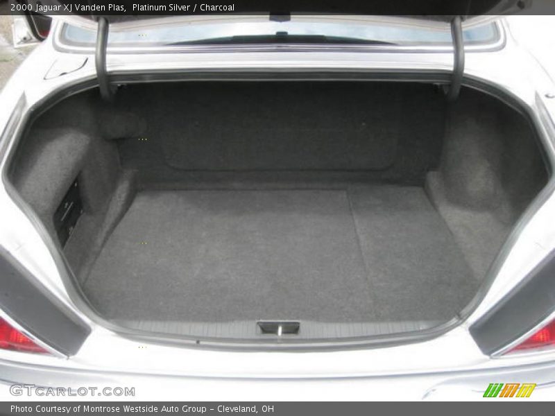 Platinum Silver / Charcoal 2000 Jaguar XJ Vanden Plas