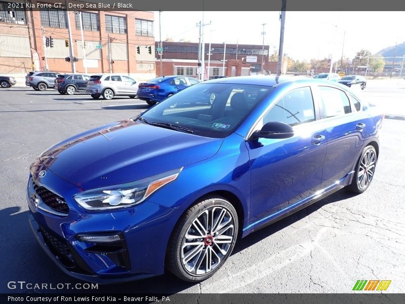 Front 3/4 View of 2021 Forte GT