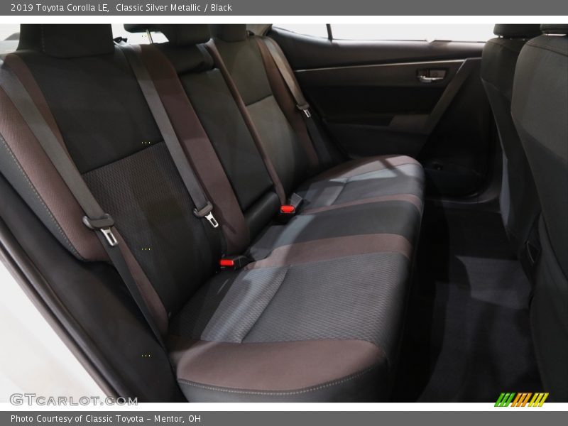 Classic Silver Metallic / Black 2019 Toyota Corolla LE