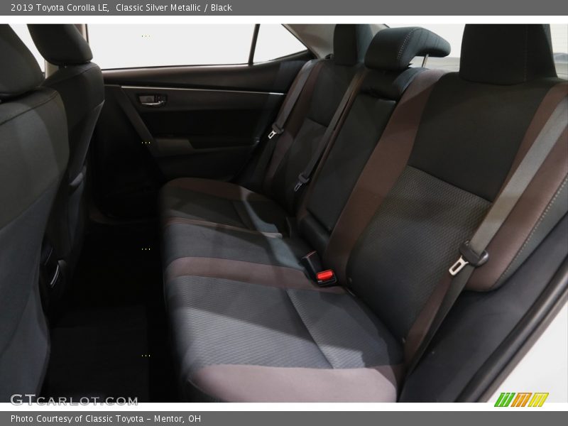 Classic Silver Metallic / Black 2019 Toyota Corolla LE