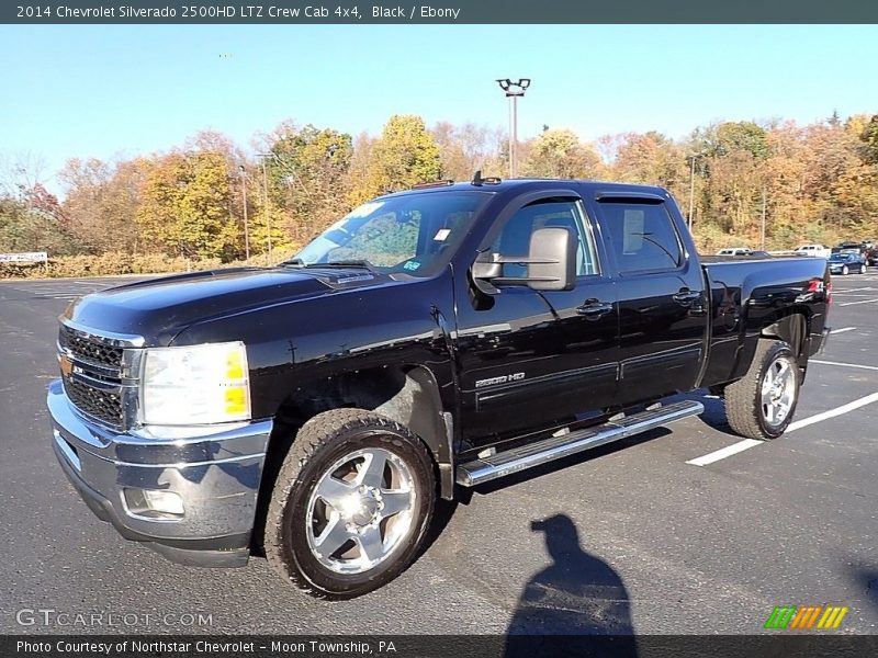 Front 3/4 View of 2014 Silverado 2500HD LTZ Crew Cab 4x4
