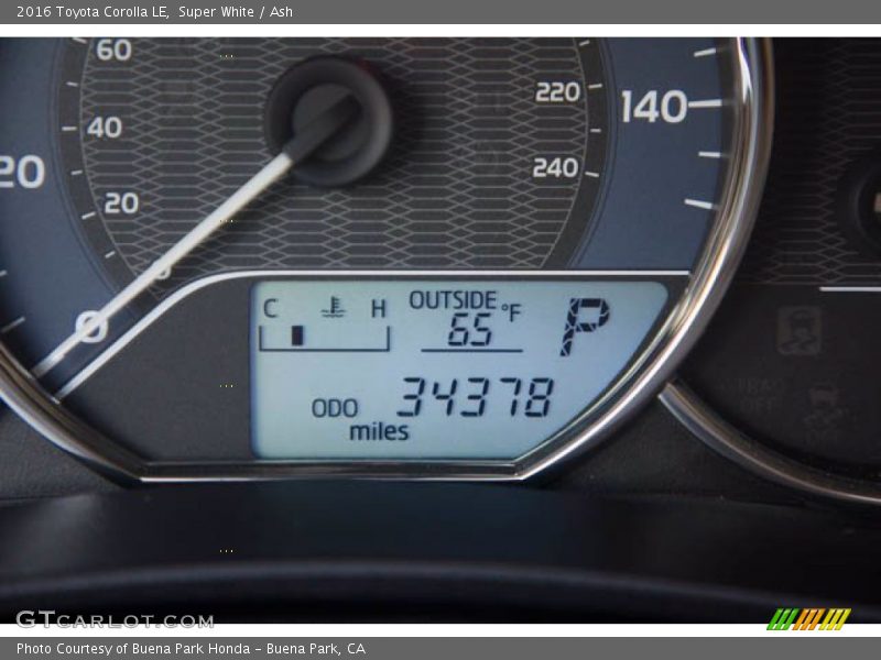 Super White / Ash 2016 Toyota Corolla LE