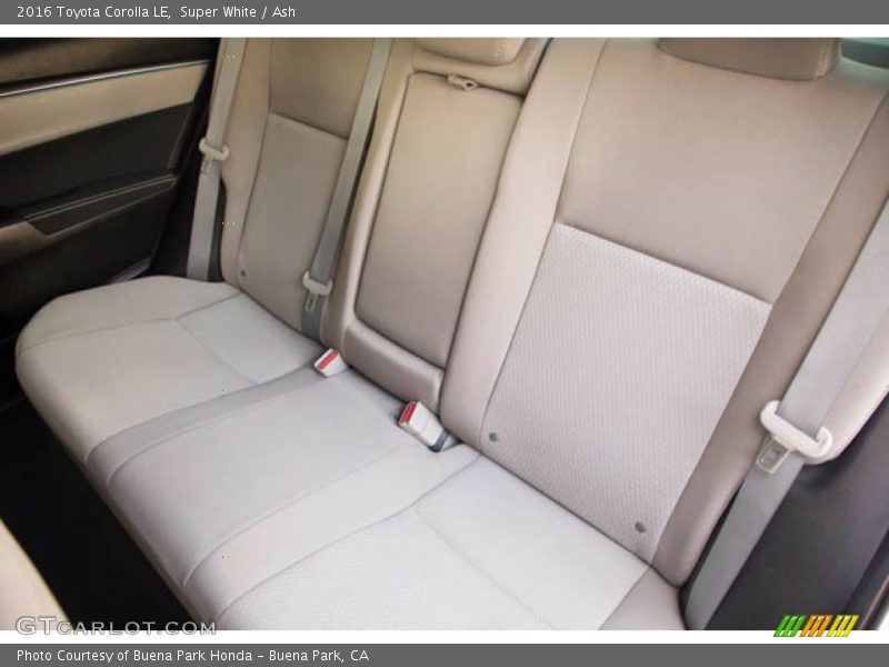 Super White / Ash 2016 Toyota Corolla LE