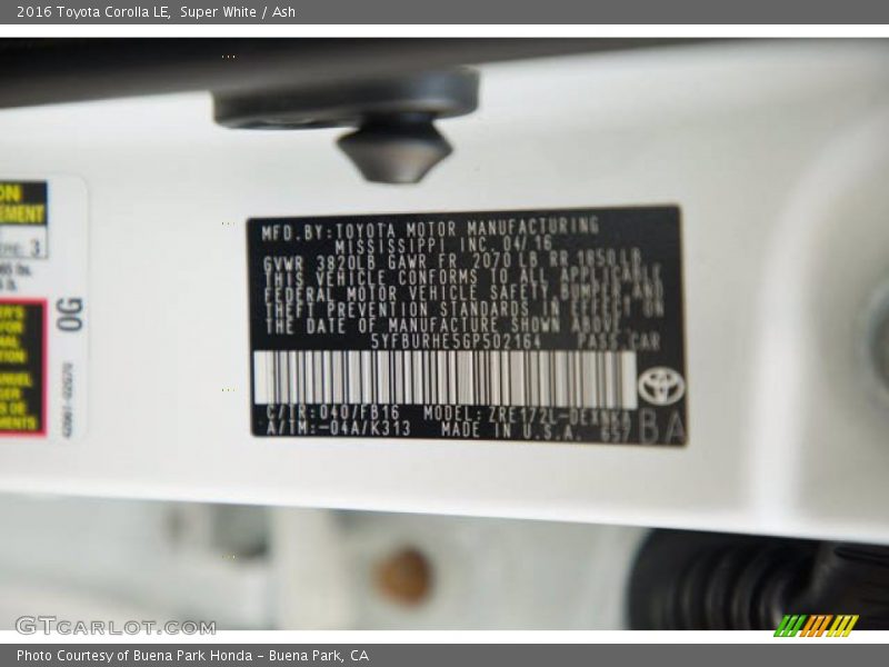Super White / Ash 2016 Toyota Corolla LE