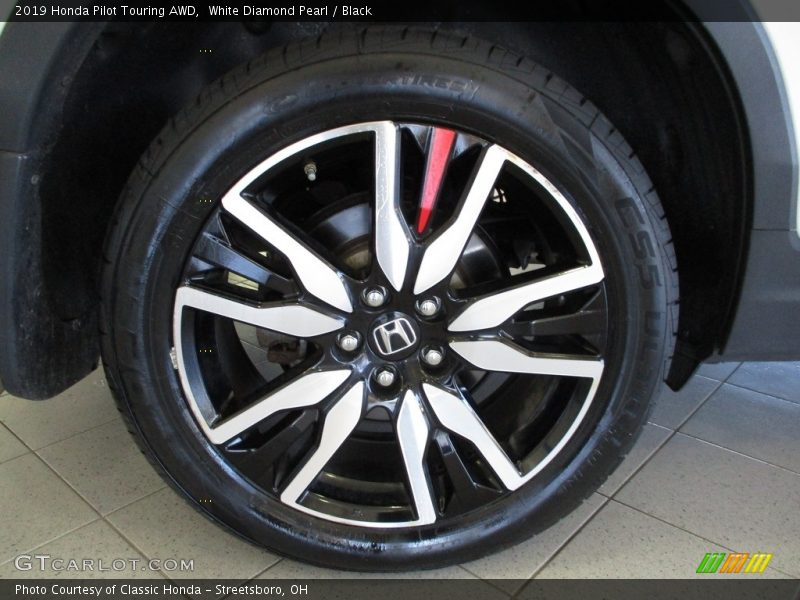 White Diamond Pearl / Black 2019 Honda Pilot Touring AWD