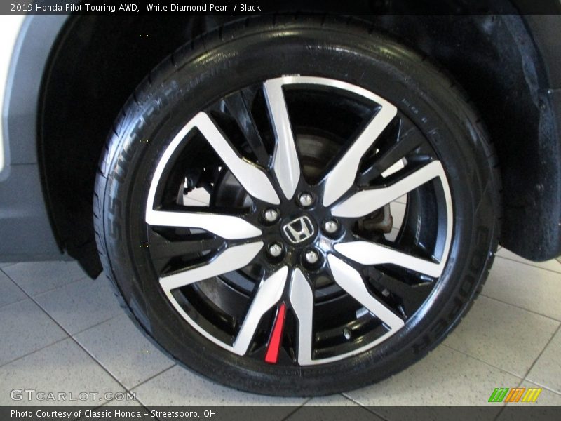 White Diamond Pearl / Black 2019 Honda Pilot Touring AWD
