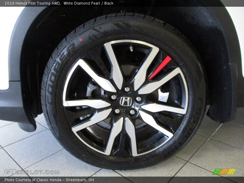 White Diamond Pearl / Black 2019 Honda Pilot Touring AWD