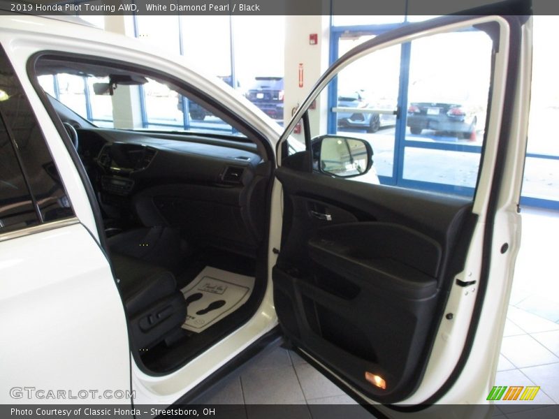 White Diamond Pearl / Black 2019 Honda Pilot Touring AWD