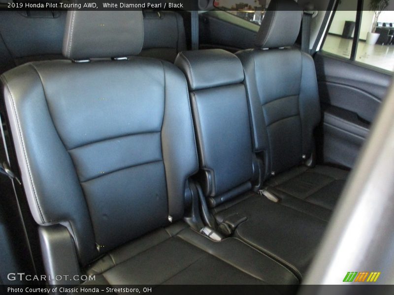 White Diamond Pearl / Black 2019 Honda Pilot Touring AWD