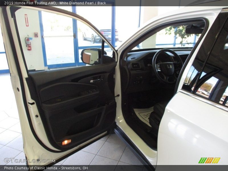 White Diamond Pearl / Black 2019 Honda Pilot Touring AWD