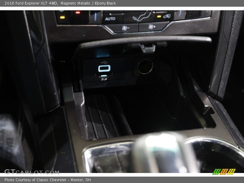 Magnetic Metallic / Ebony Black 2016 Ford Explorer XLT 4WD