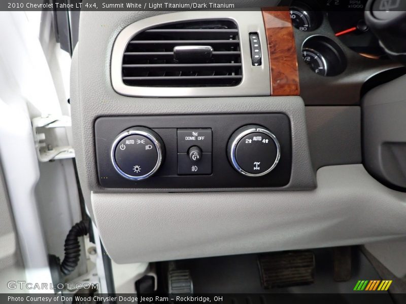 Summit White / Light Titanium/Dark Titanium 2010 Chevrolet Tahoe LT 4x4