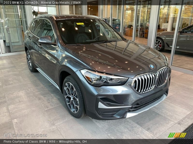 Mineral Gray Metallic / Black 2021 BMW X1 xDrive28i