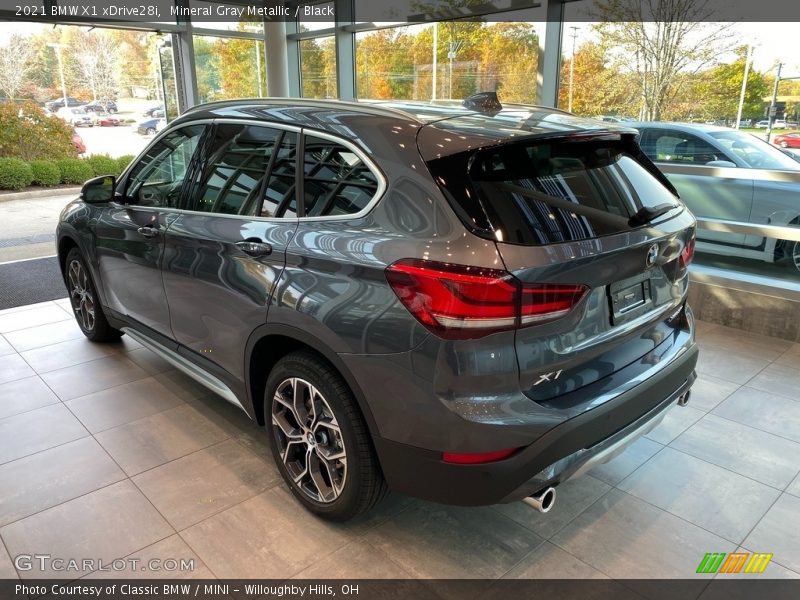 Mineral Gray Metallic / Black 2021 BMW X1 xDrive28i
