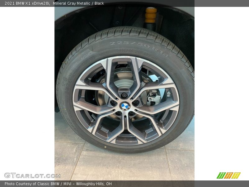 Mineral Gray Metallic / Black 2021 BMW X1 xDrive28i