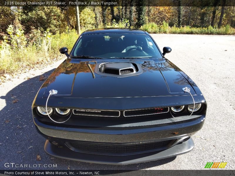 Pitch Black / Black/Tungsten 2016 Dodge Challenger R/T Shaker