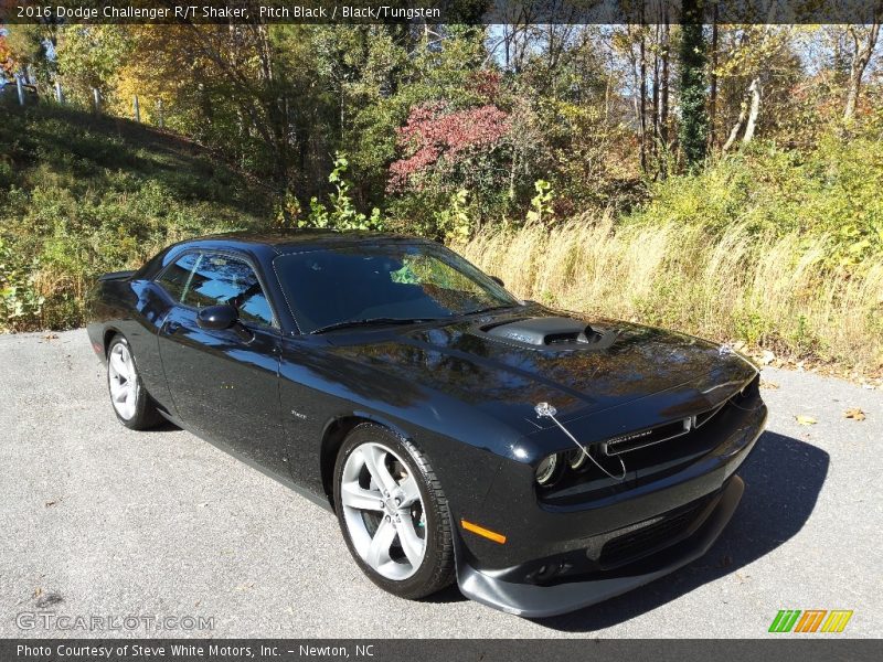 Pitch Black / Black/Tungsten 2016 Dodge Challenger R/T Shaker