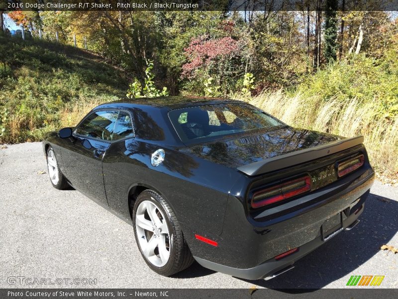 Pitch Black / Black/Tungsten 2016 Dodge Challenger R/T Shaker