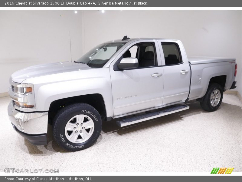Front 3/4 View of 2016 Silverado 1500 LT Double Cab 4x4