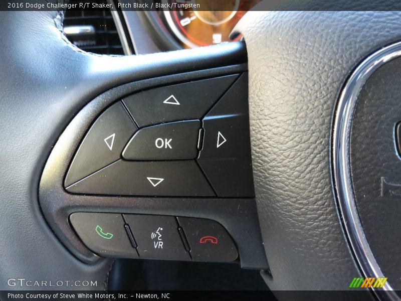 Pitch Black / Black/Tungsten 2016 Dodge Challenger R/T Shaker