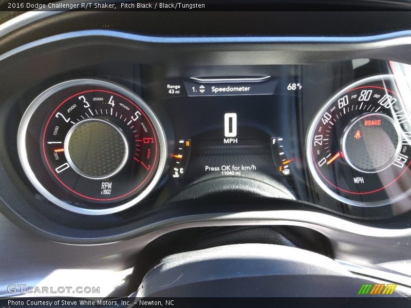 Pitch Black / Black/Tungsten 2016 Dodge Challenger R/T Shaker