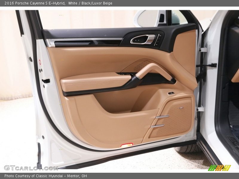 White / Black/Luxor Beige 2016 Porsche Cayenne S E-Hybrid